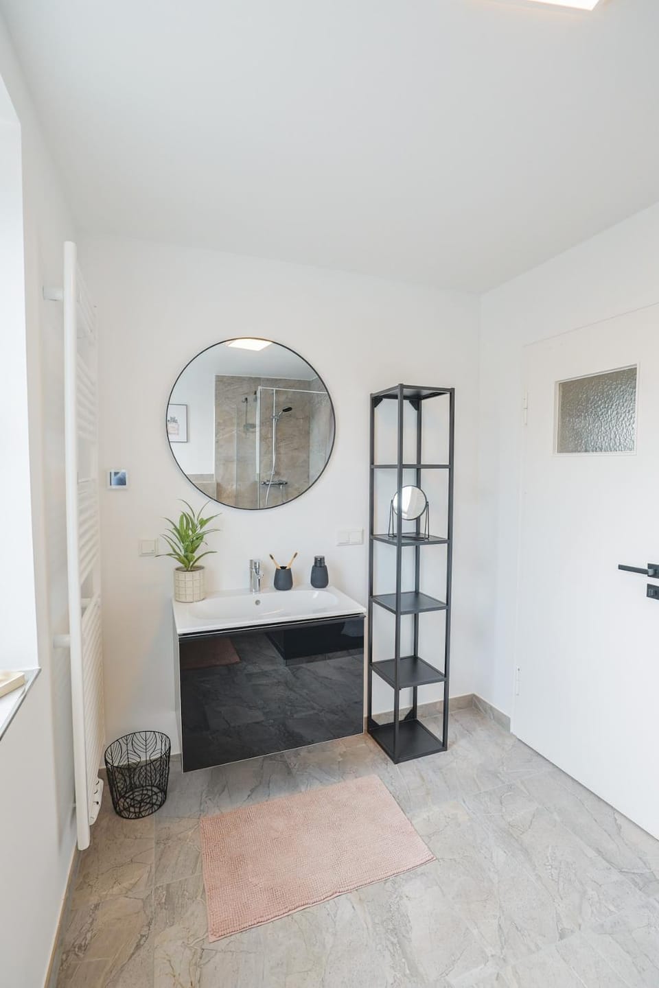 Bathroom, TV and multimedia