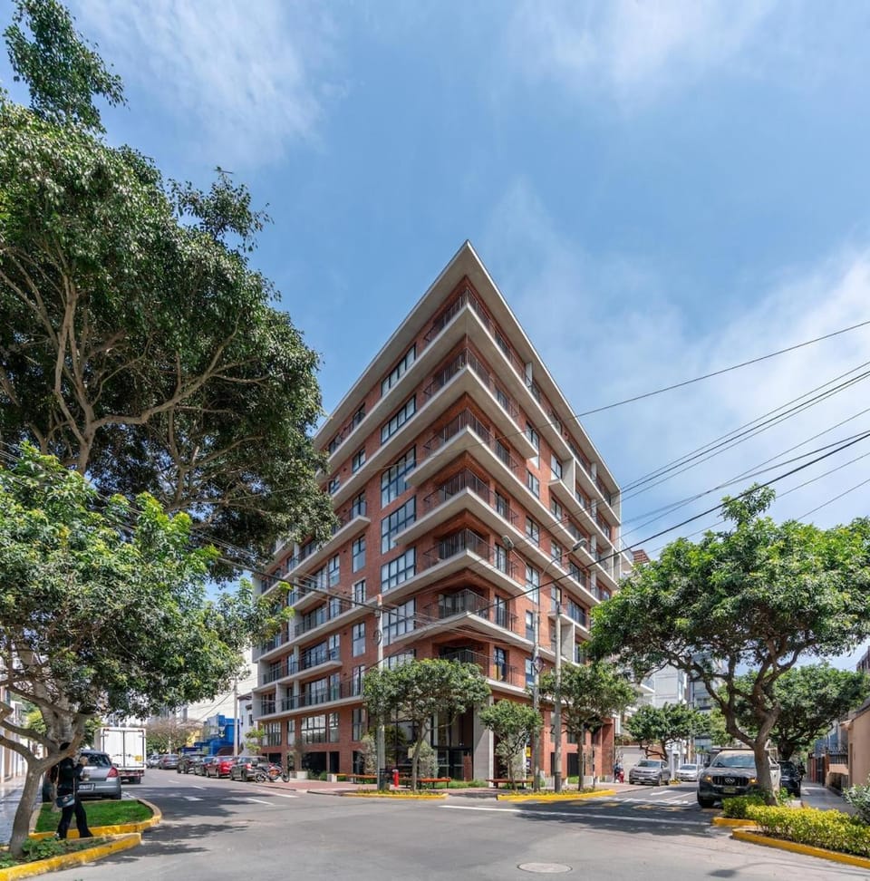 Property building, Day, Street view