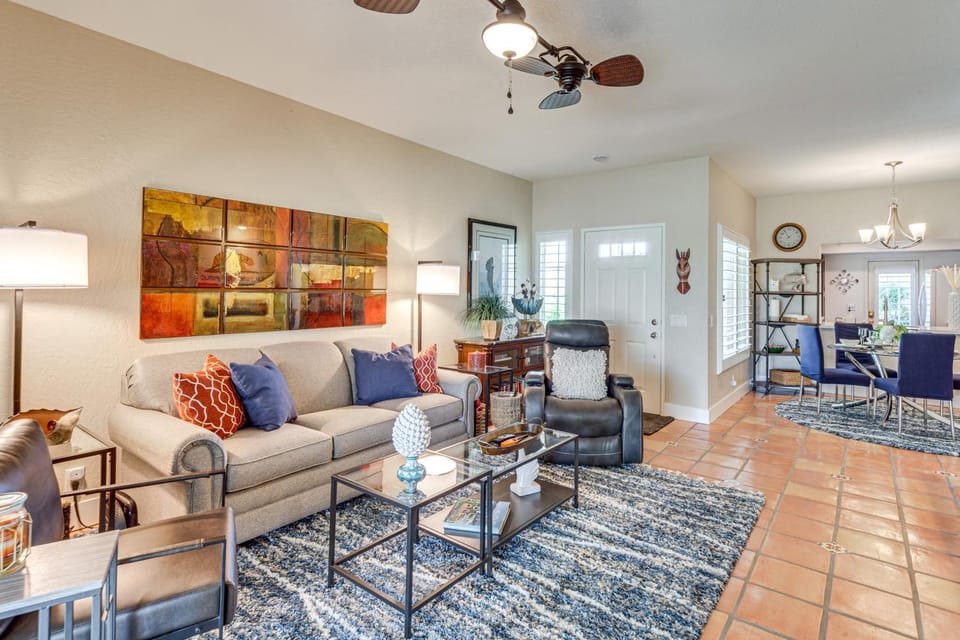 Golf Course View & Pool Access: Palm Desert Condo House in Palm Desert