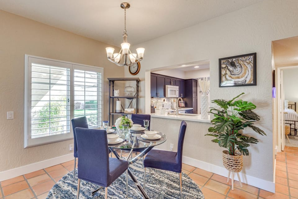 Golf Course View & Pool Access: Palm Desert Condo House in Palm Desert