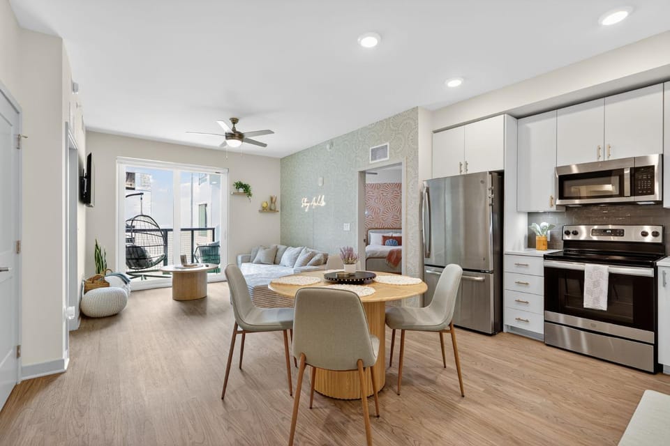 2 BR suite with game room & amenities Apartment in Jacksonville