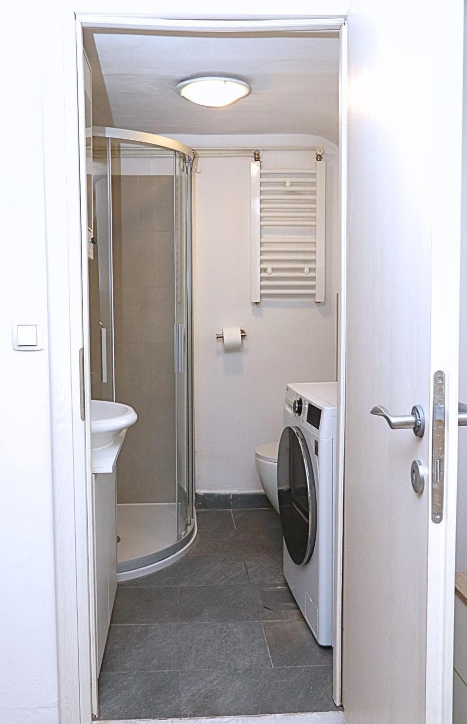 Shower, Toilet, Bathroom, washing machine, dryer