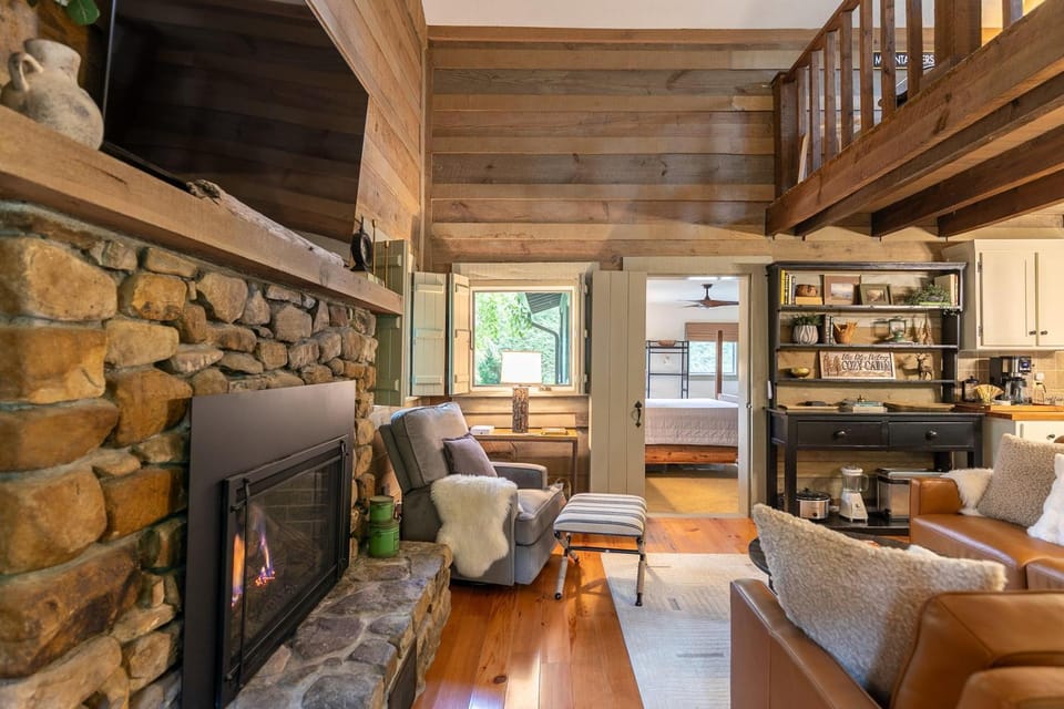 Tucked Away House in Watauga