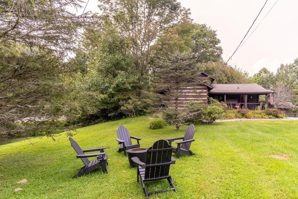 Tucked Away House in Watauga