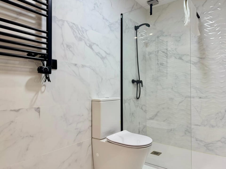 Shower, Toilet, Bathroom