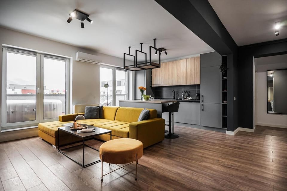 Skylark - Toronto Penthouse with Jacuzzi & Mountain View Apartment in Brasov