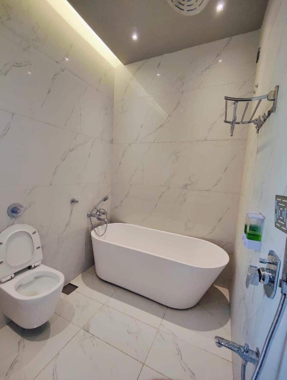 Shower, Toilet, Bathroom, Bath
