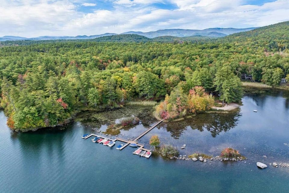 Lake Kanasatka private beach access Your perfect vacation starts right here! House in Center Harbor