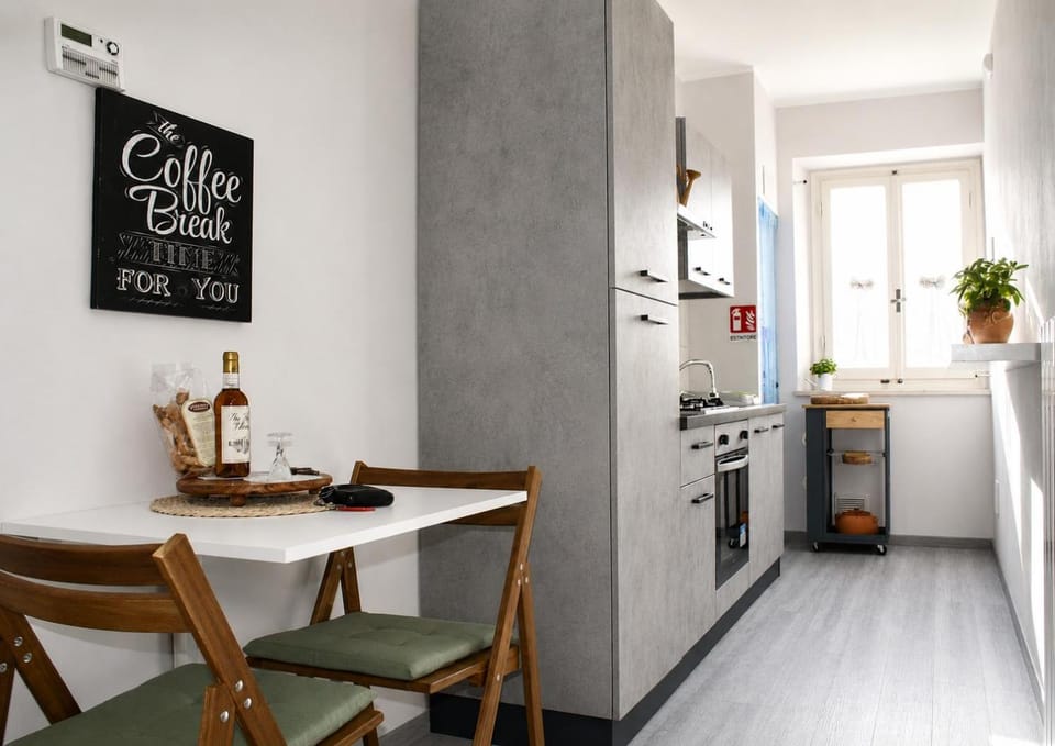 Food close-up, Kitchen or kitchenette, Food and drinks, Dining area, Food, Breakfast, Lunch, Dinner, oven, kitchen