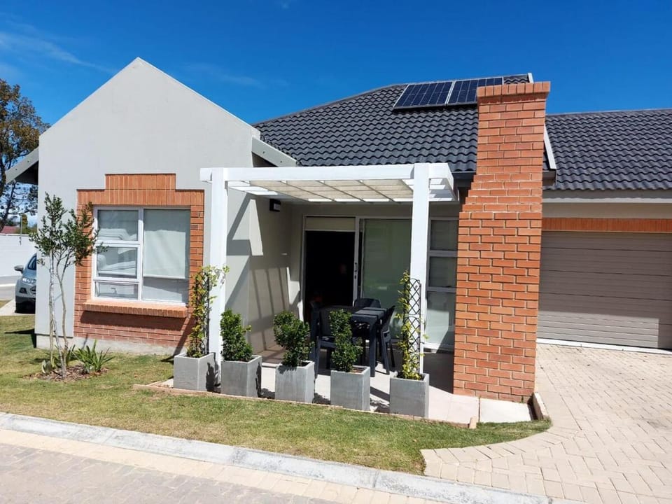 Unit 48 1onYork House in Western Cape