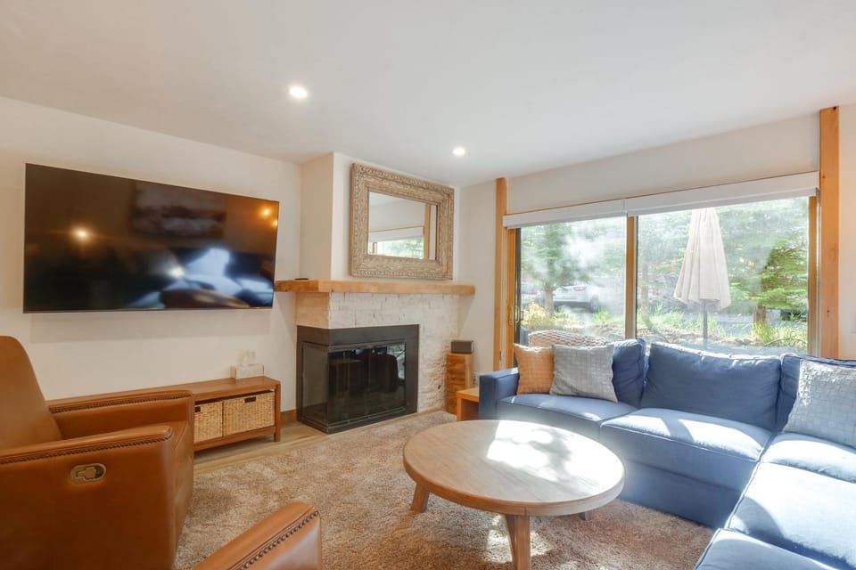 Half-Mi to Main Street Breck: All-Season Escape! House in Breckenridge
