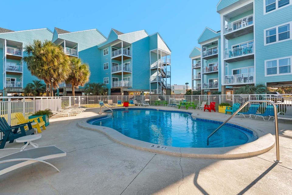 Baywatch H3 House in Pensacola Beach
