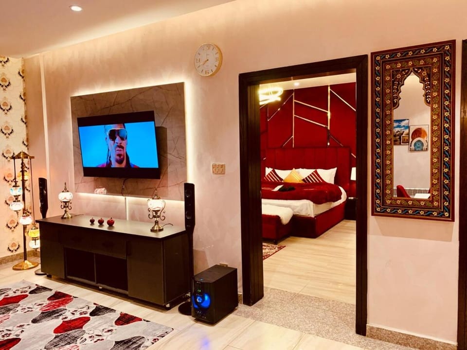 Communal lounge/ TV room, TV and multimedia, Evening entertainment