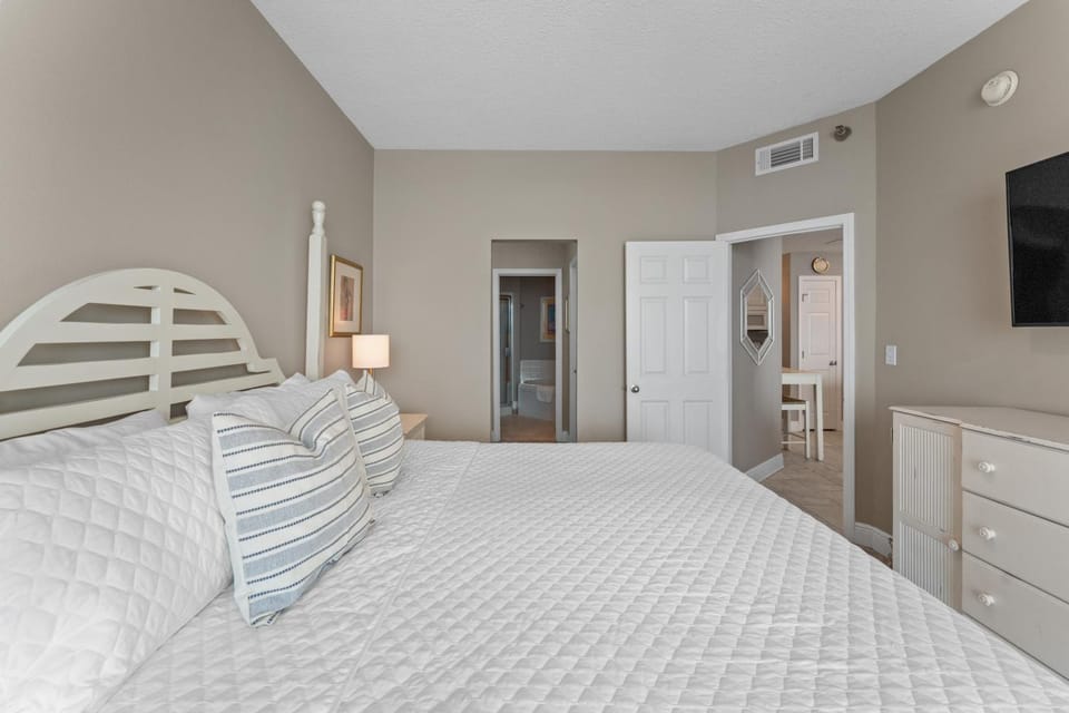 Bed, TV and multimedia, Photo of the whole room, Bedroom, air conditioner