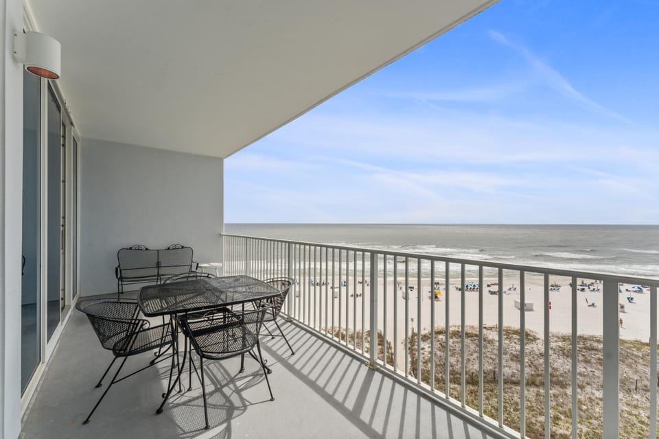 Patio, Natural landscape, View (from property/room), Balcony/Terrace, Dining area, Beach