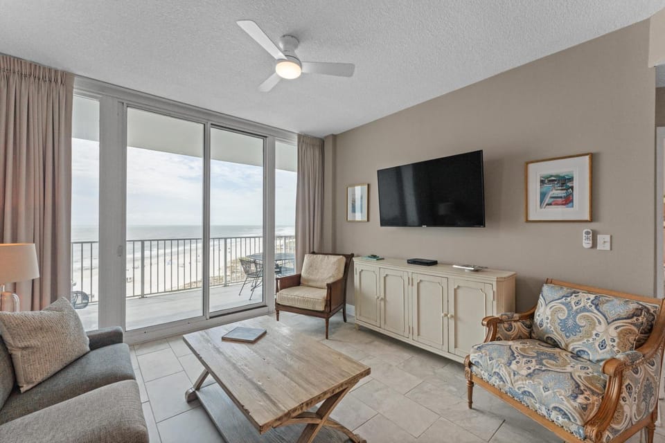 TV and multimedia, Living room, Seating area, Evening entertainment, Sea view