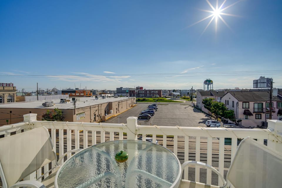 2 Blocks to Beach: Cozy Retreat in Wildwood! House in Wildwood