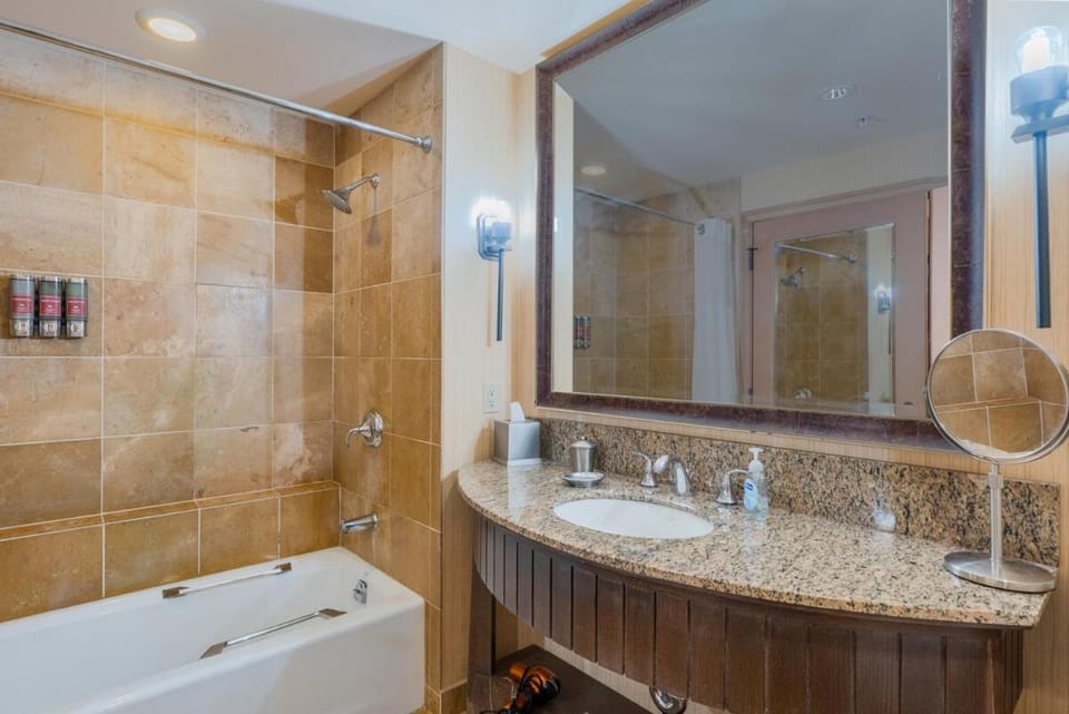 Shower, Bathroom, Bath, towels