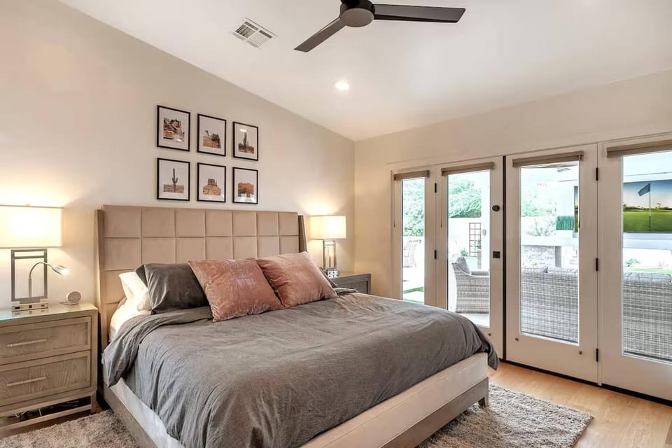 Bed, TV and multimedia, Balcony/Terrace, Bedroom
