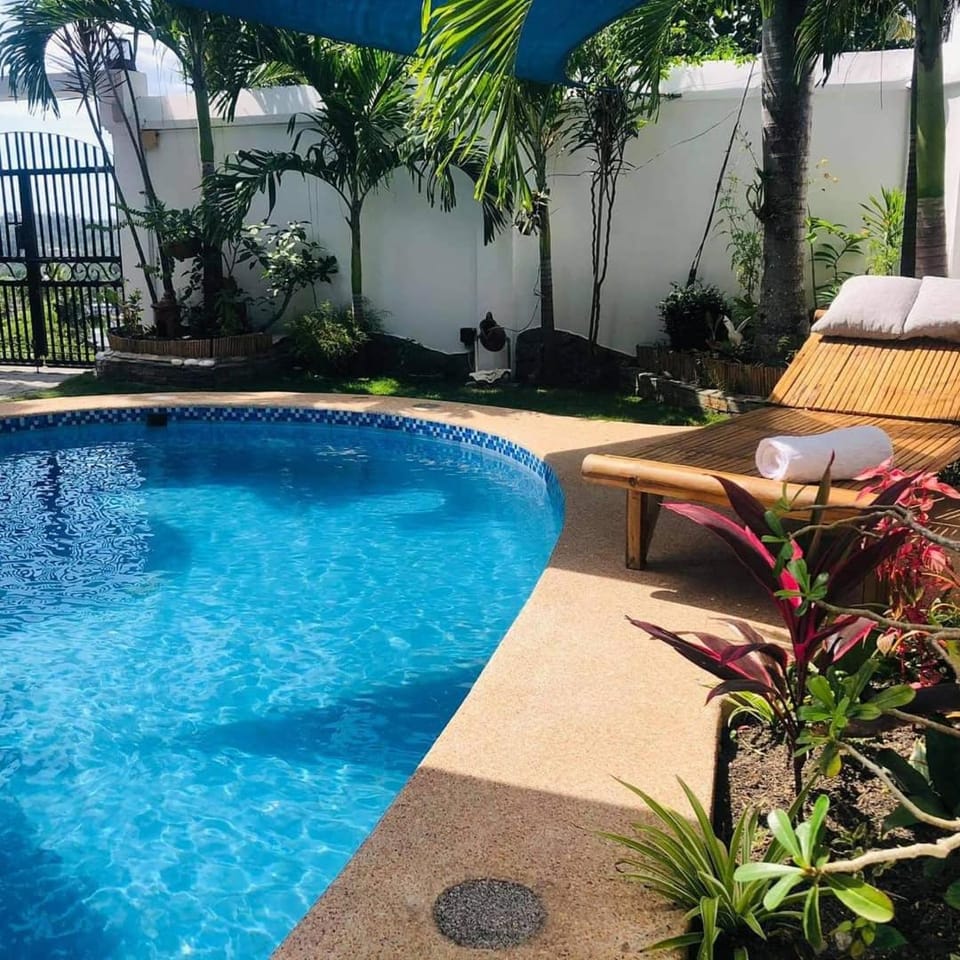 Garden view, Pool view, Swimming pool, sunbed