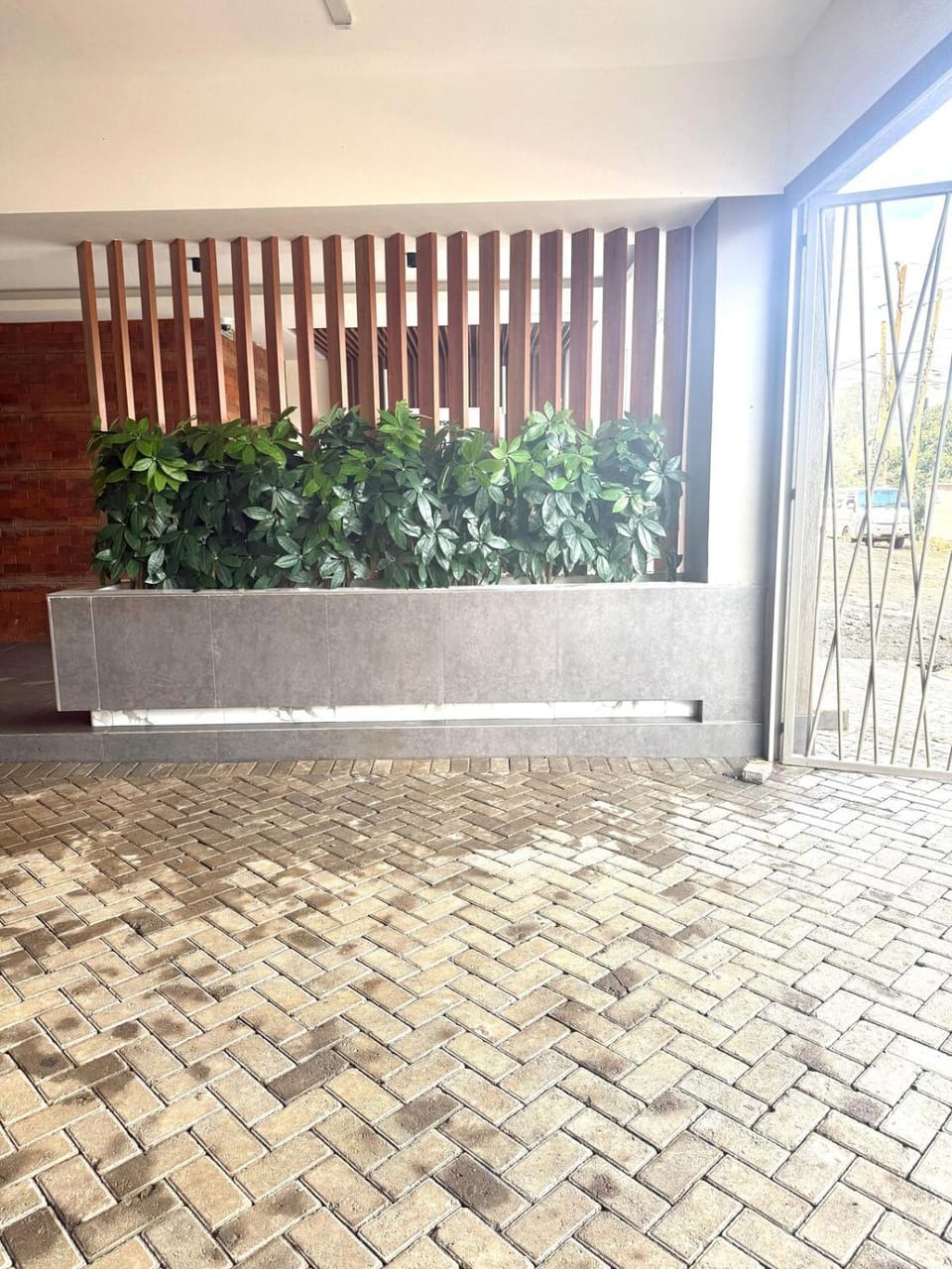 Facade/entrance