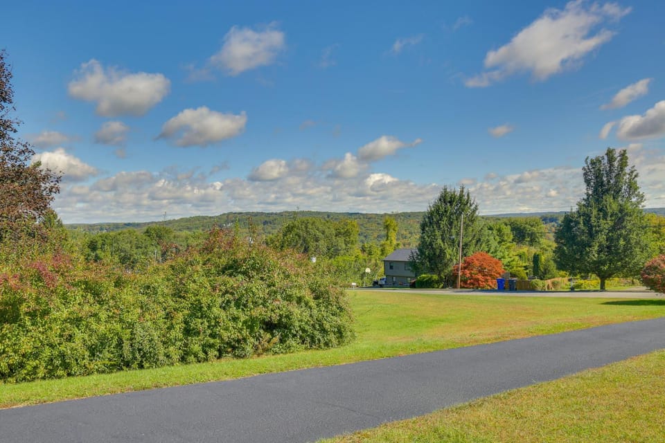 New Milford Home: 29 Mi to Lime Rock Park! House in Washington