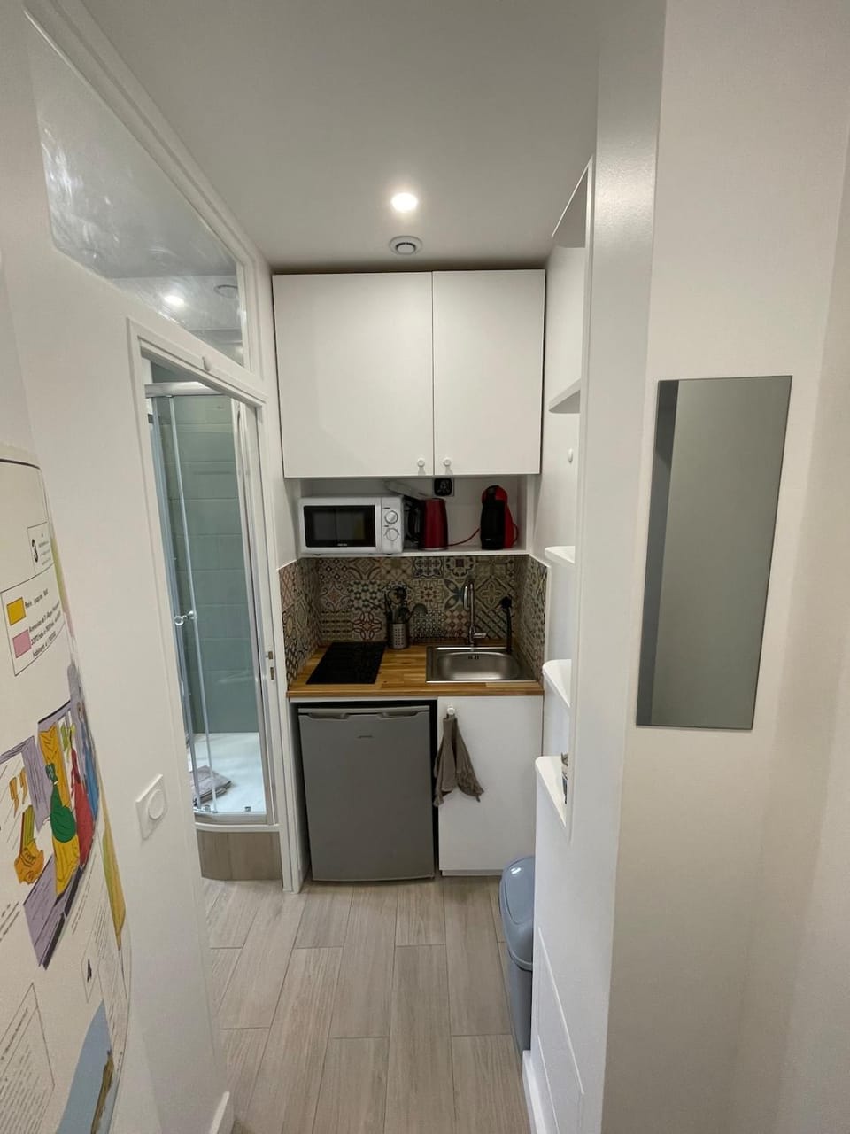 Kitchen or kitchenette