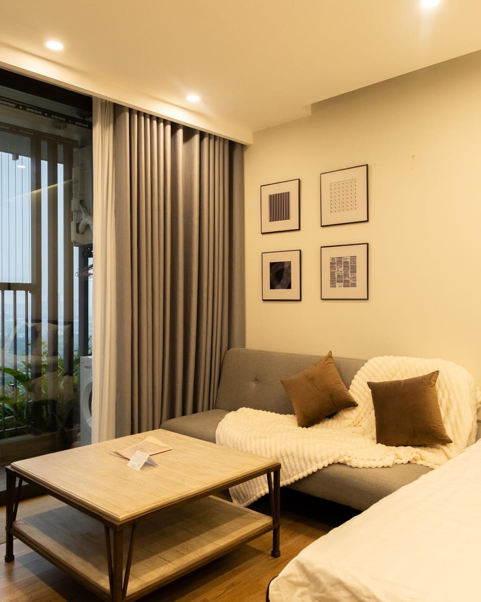 Tĩnh Room Ở Space Ecopark Apartment in Vietnam