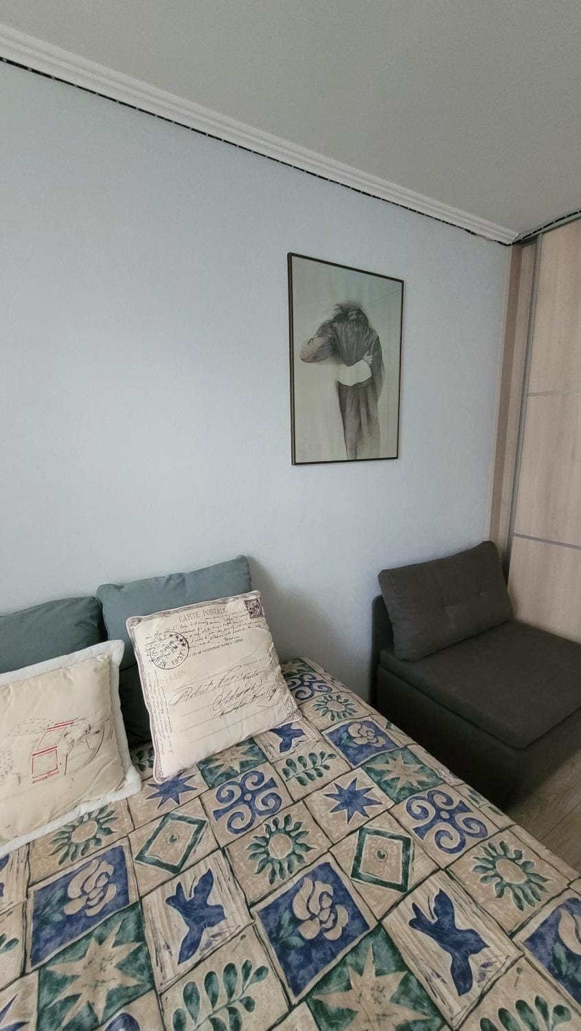 Photo of the whole room, Decorative detail