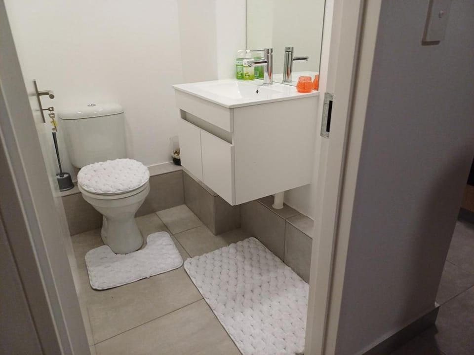 Warm Studio Apartment Apartment in Sandton