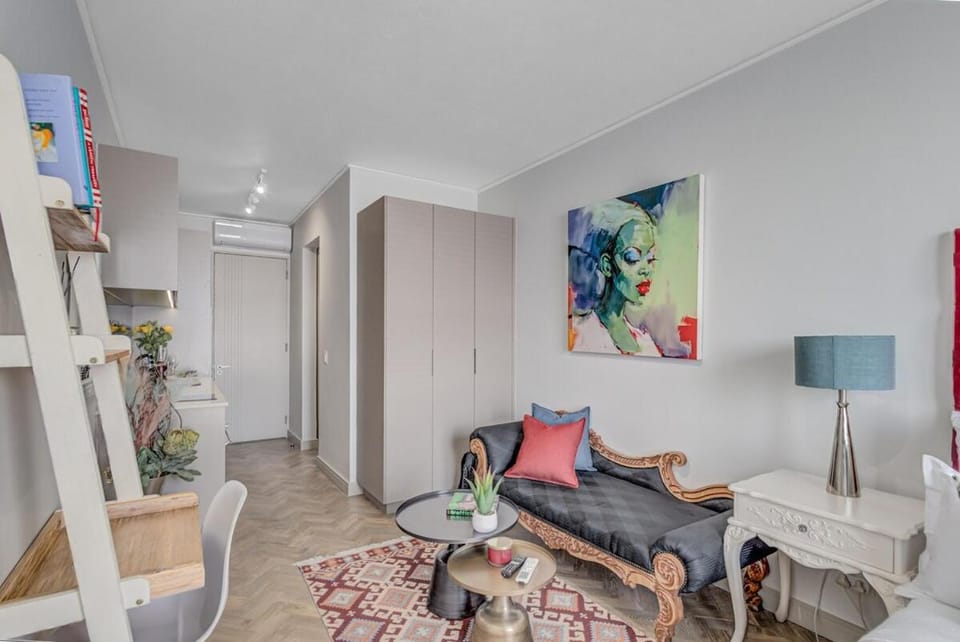 One Rosebank Studio Apartment- Triple 5 Haus Apartment in Johannesburg