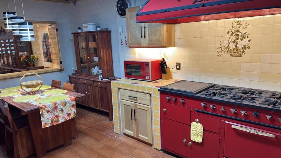 Casa del Bosque - Hermosa y Cálida Cabaña en Huitzilac - 22 huéspedes Chalet in State of Morelos