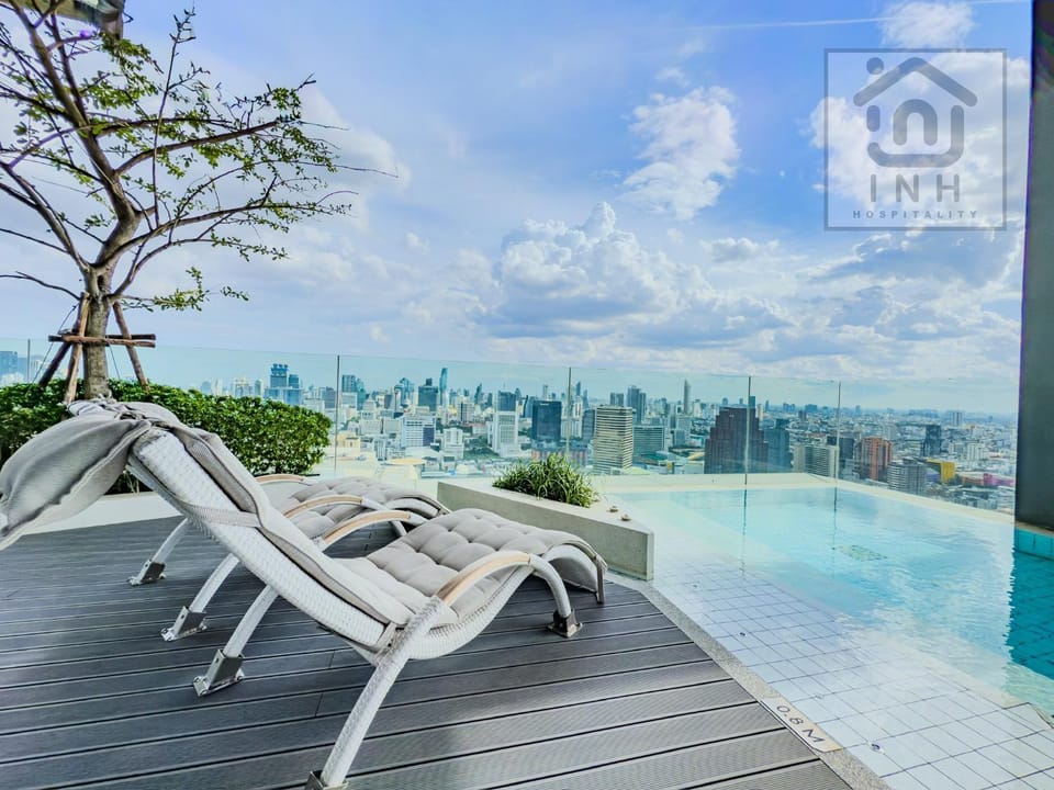 Day, Natural landscape, View (from property/room), Balcony/Terrace, City view, Swimming pool, sunbed