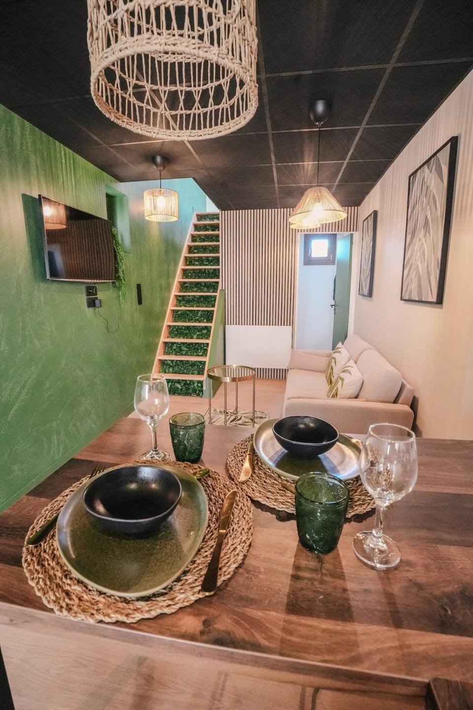 Living room, Dining area