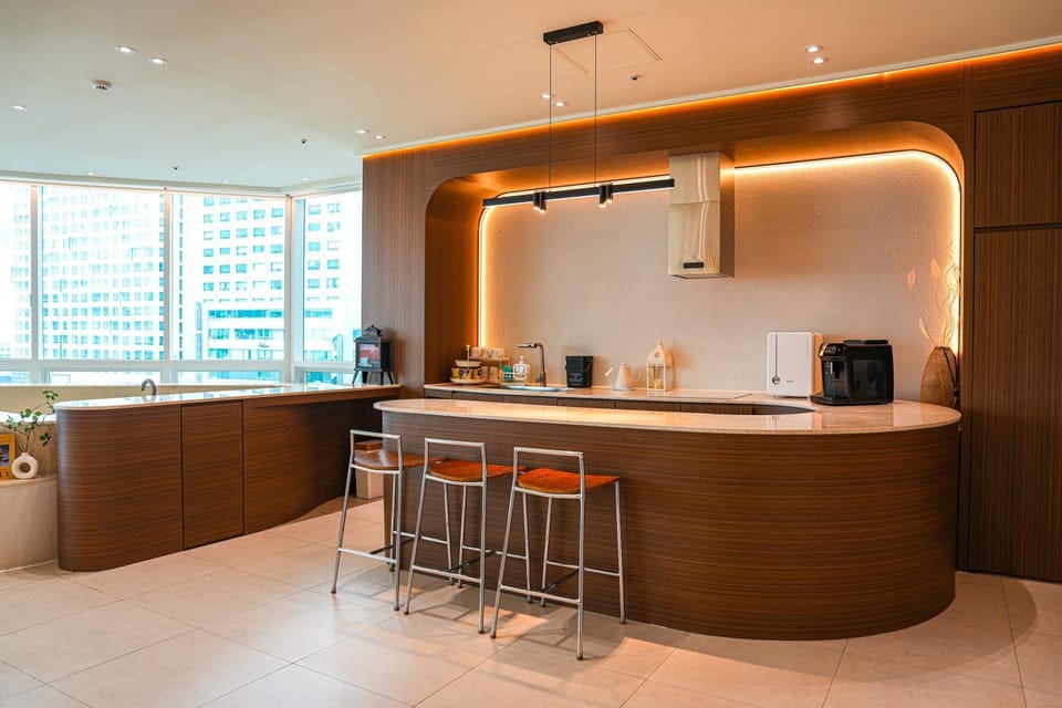 Coffee/tea facilities, Kitchen or kitchenette, Kitchen or kitchenette, Lounge or bar, minibar, oven