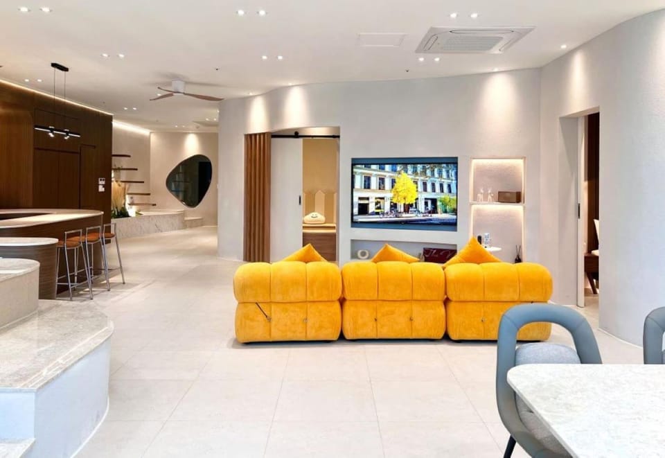 Communal lounge/ TV room, TV and multimedia, Living room