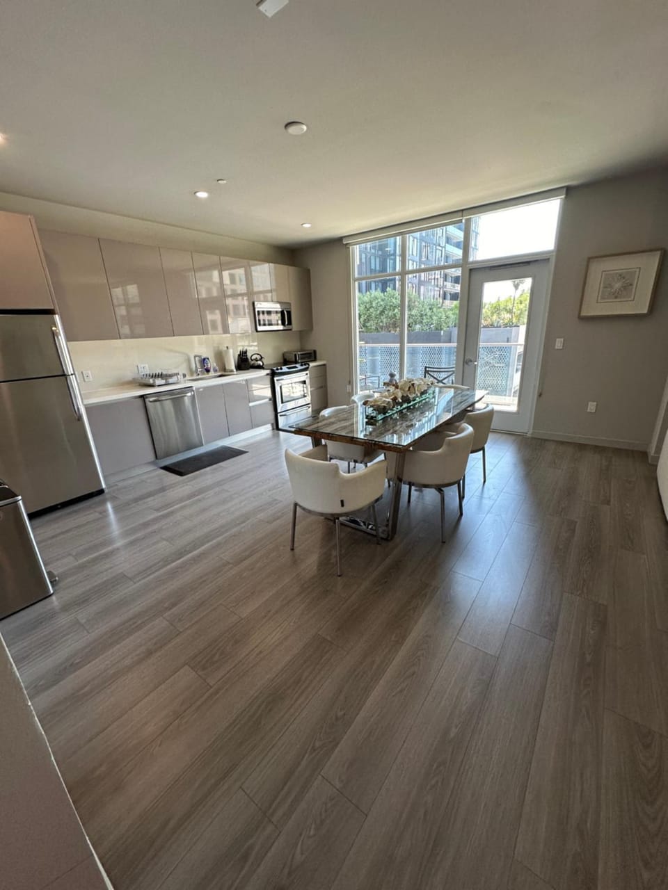 Luxury 2BR Apt with balcony!! Apartment in Los Angeles