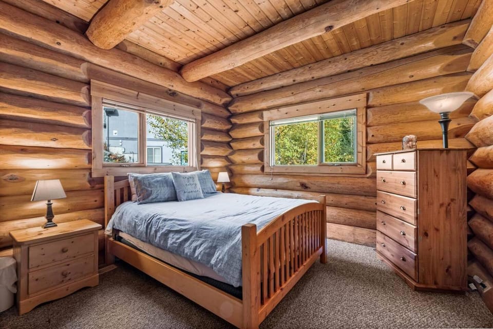 The Sunburst Chalet in Sun Peaks Chalet in British Columbia