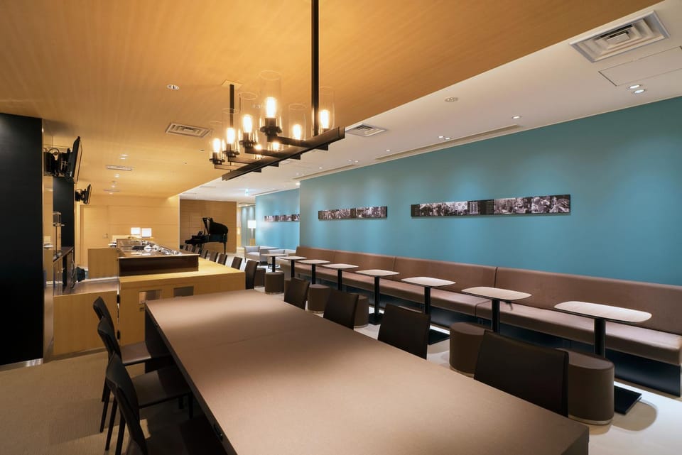 Communal lounge/ TV room, Lobby or reception
