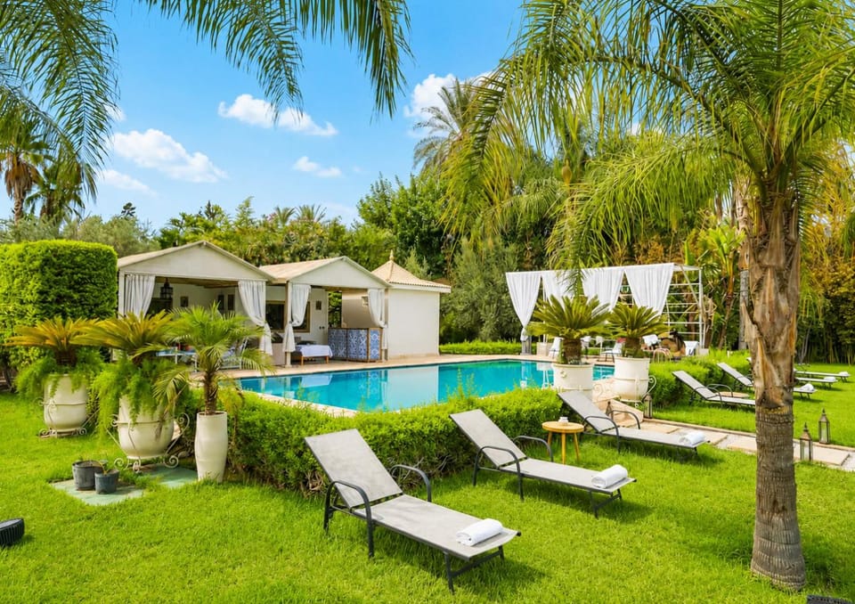 Villa de Luxe à Marrakech avec Piscine & 7 Suites Villa in Marrakesh