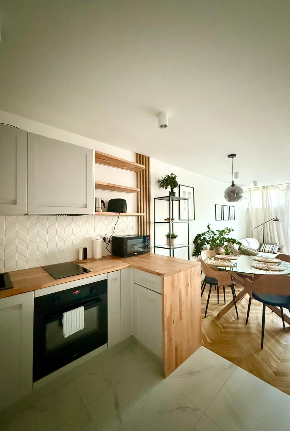 Kitchen or kitchenette, Dining area, pet friendly, stove