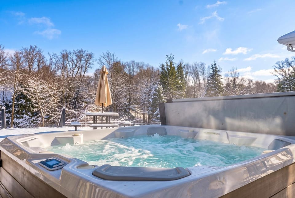 Natural landscape, Winter, Hot Tub, Balcony/Terrace, Spa and wellness centre/facilities