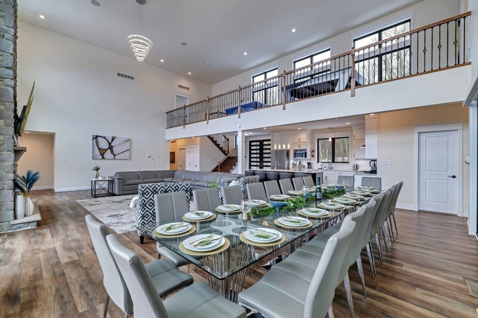 Kitchen or kitchenette, Living room, Photo of the whole room, Dining area