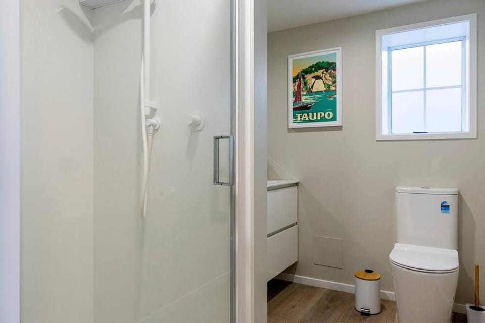 Roberts Street Central 4 Bedroom Sleeps 10 Apartment in Taupo