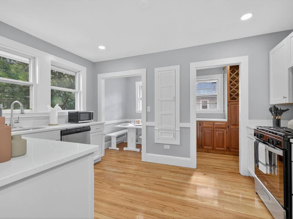 Vintage 5BR apt in Boston with Free Parking Apartment in Allston