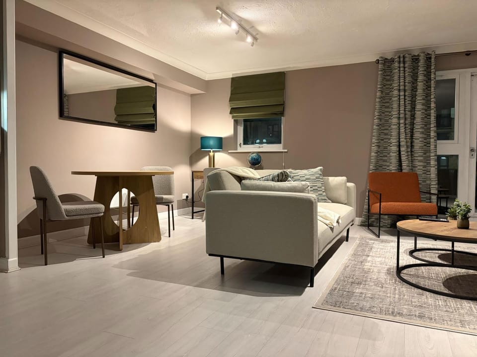 TV and multimedia, Living room, Dining area