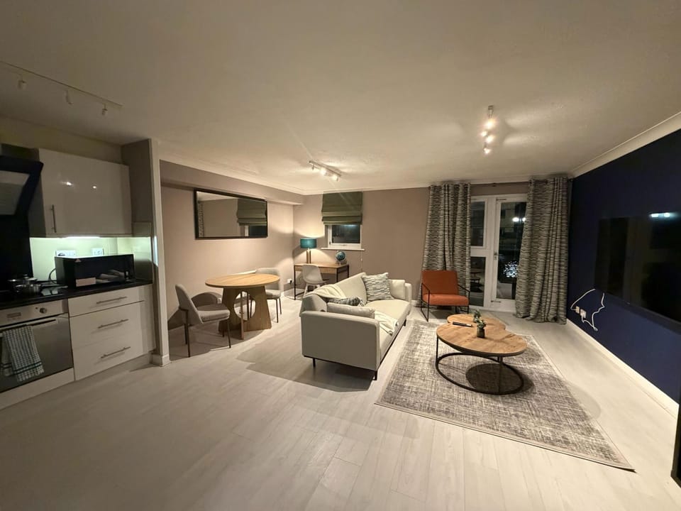 TV and multimedia, Kitchen or kitchenette, Living room, Seating area, Dining area, pet friendly