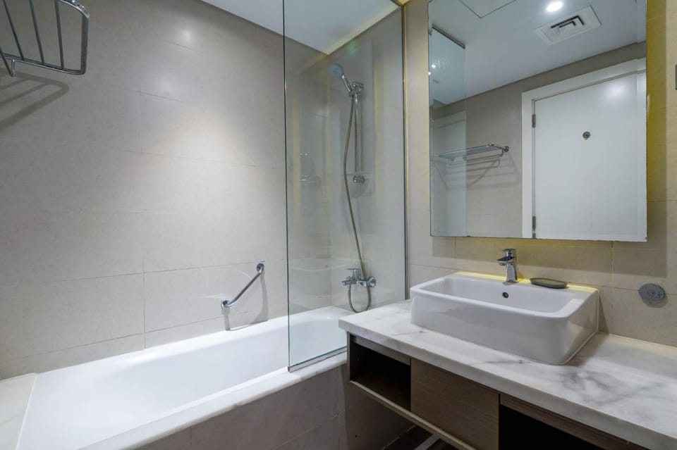Studio With Canal View Apartment in Dubai