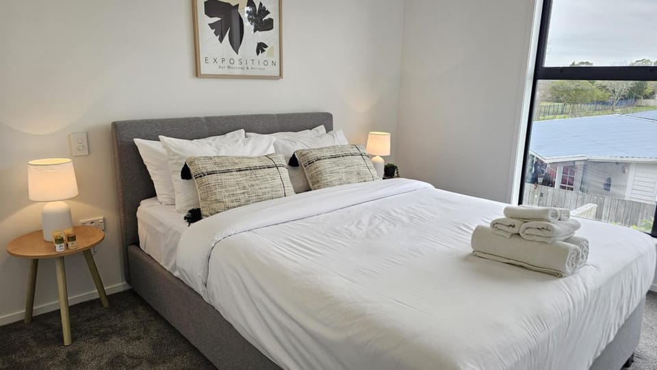 Boutique Living Te Kanawa 2BR House in Auckland