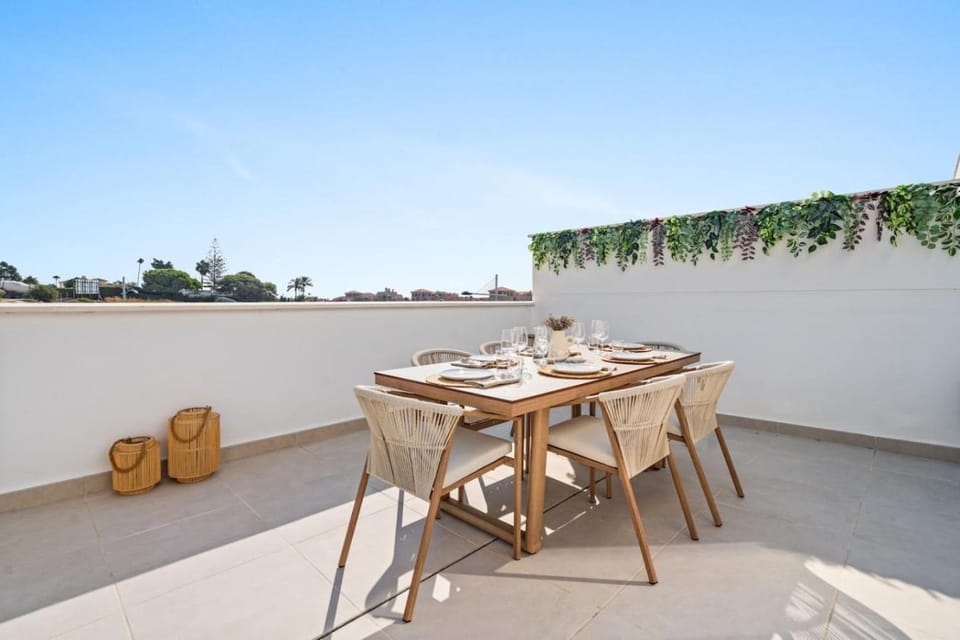 Day, Balcony/Terrace, Balcony/Terrace, Dining area